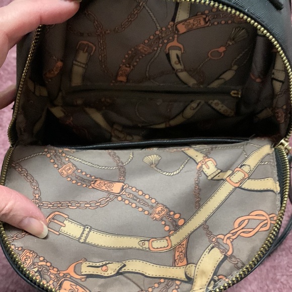 Cute back PVC backpack - Picture 3 of 16